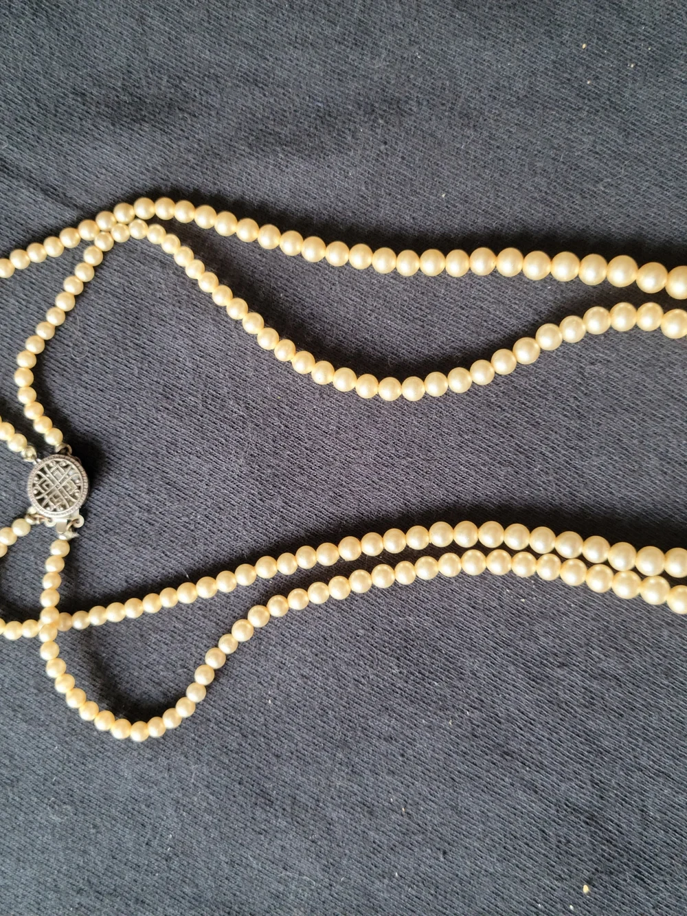 N/A elegant cream